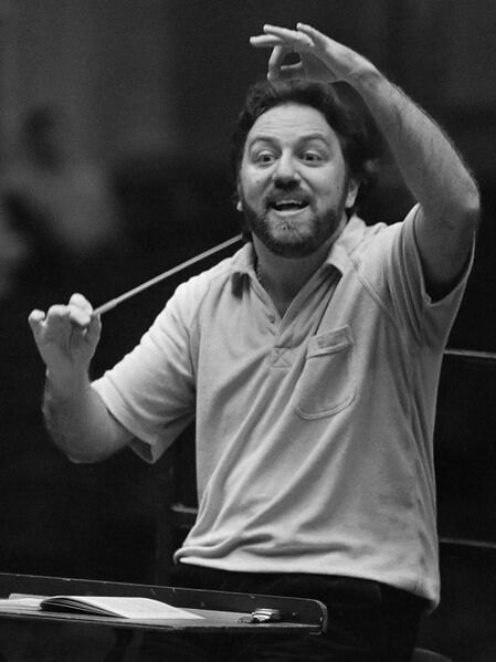 ملف:Riccardo Chailly (1986).jpg