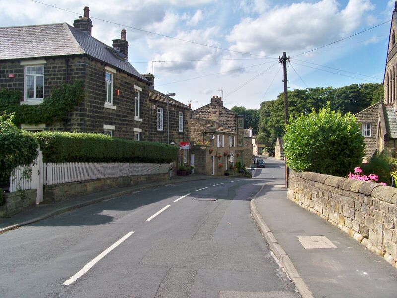 ملف:Main Street, Menston.jpg