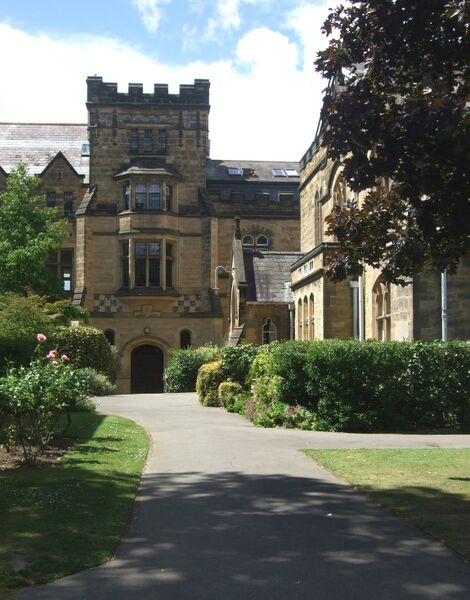 ملف:Tonbridge School 2008.jpg