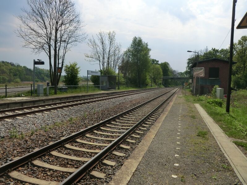 ملف:Bahnhof Mittelherwigsdorf 09.jpg