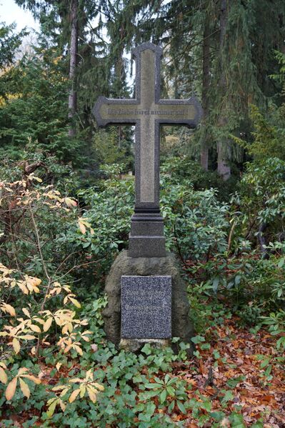 ملف:Grabstätte Hugo Retemeyer.JPG