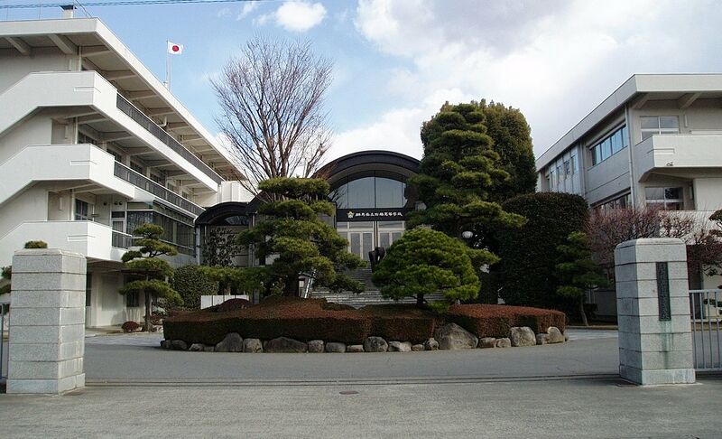 ملف:Gunma-Pref-Maebashi-HighSchool-2013012601.jpg