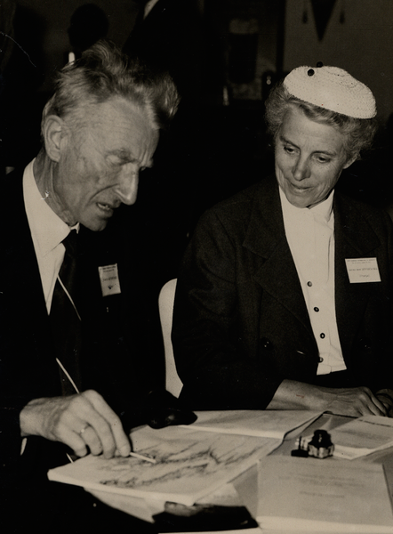 ملف:Pierre Deffontaines, 1956.tif