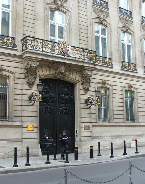 ملف:British embassy Paris 7460.JPG
