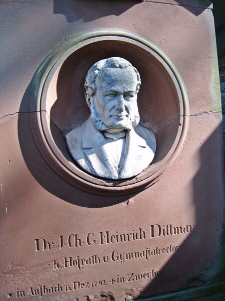 ملف:Heinrich Dittmar Grabstein.JPG