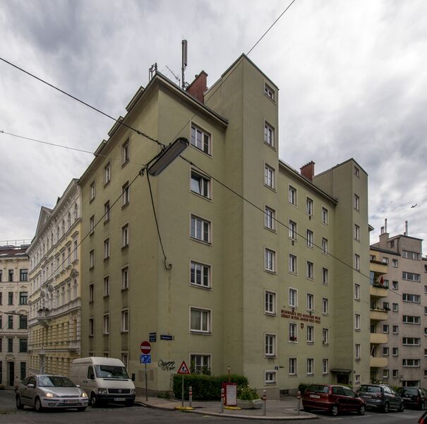 ملف:Kaunitzgasse 11-13, Vienna.jpg