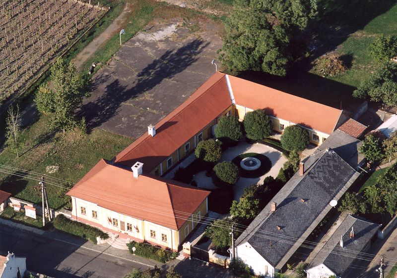 ملف:Monok (Kossuth Lajos).jpg