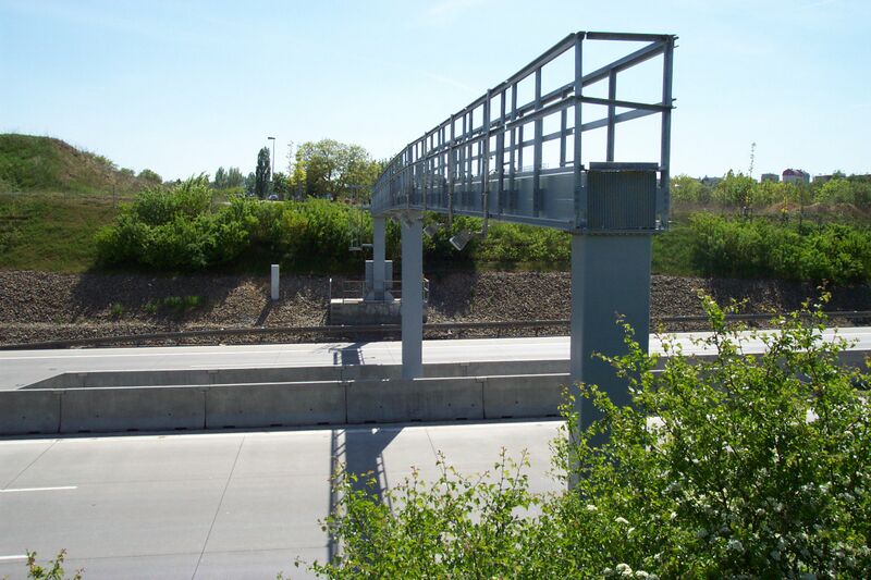 ملف:Praha, Zličín, mýtná brána.JPG