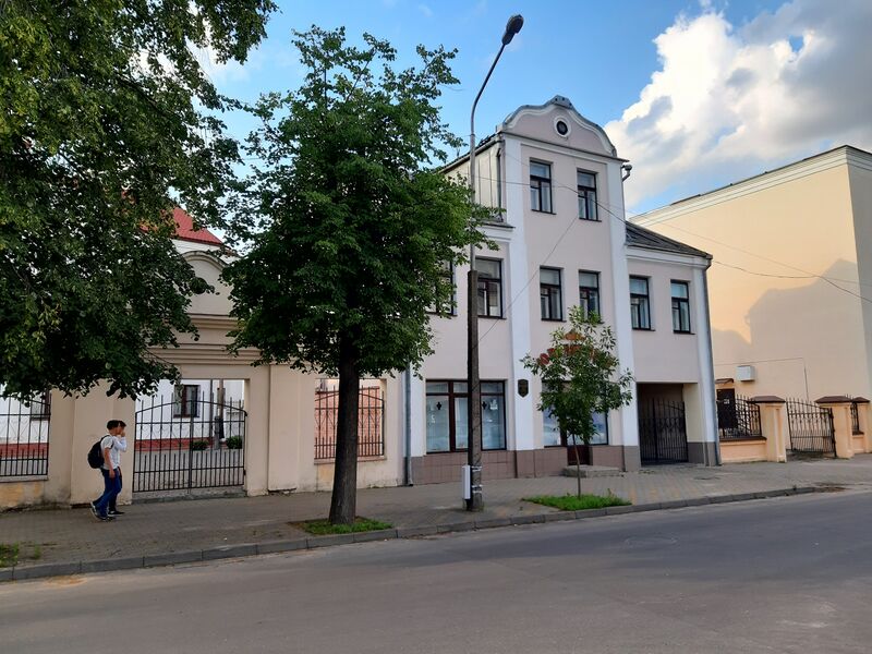 ملف:Брэст. вуліца Будзённага, 28.jpg