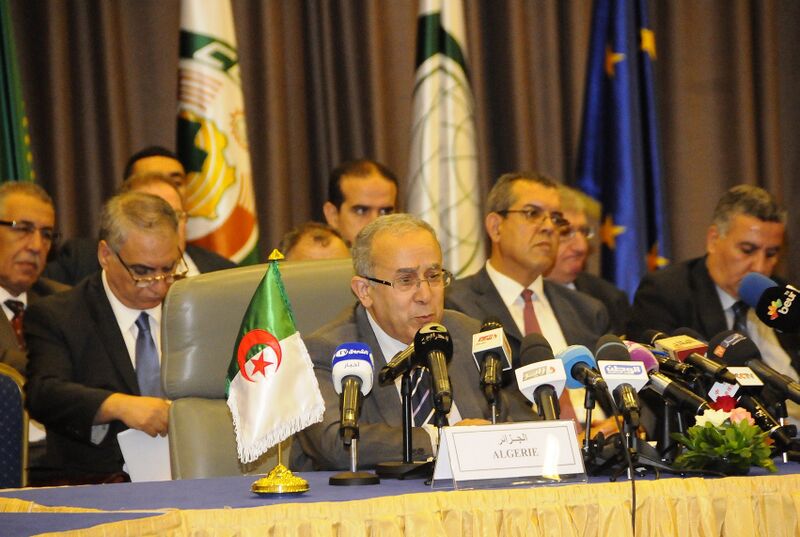 ملف:Algeria hosts Mali peace talks.jpg