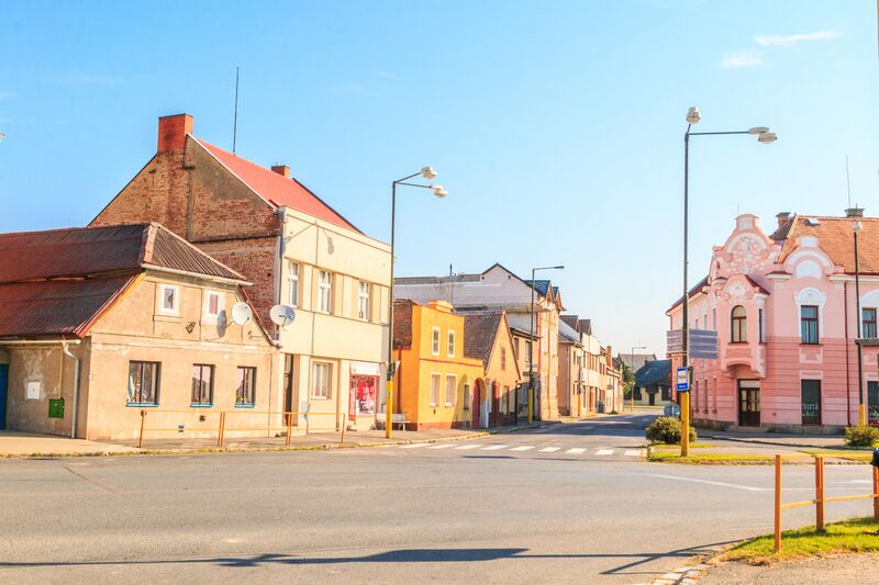 ملف:Chrast - ulice Jiráskova.jpg