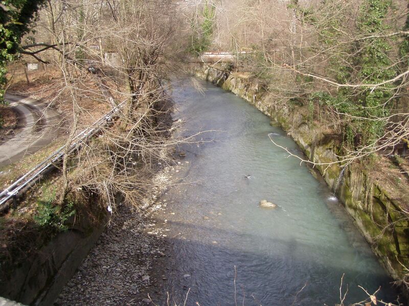 ملف:Matsesta river Sochi.JPG