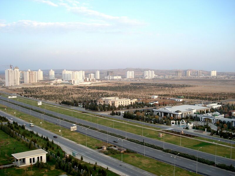 ملف:Ultra-modern highways in Ashgabat.jpg