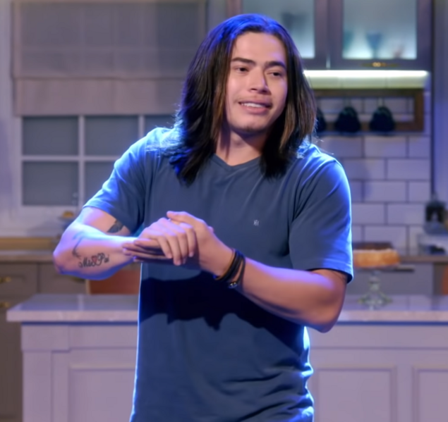 ملف:Whindersson Nunes em 2019.png