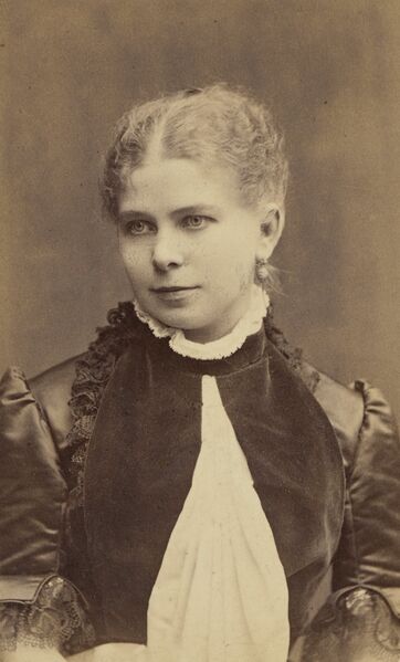 ملف:Adolfina Zimajer (cropped).jpg