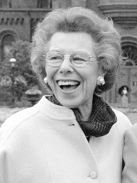 ملف:Enid Haupt (1988).JPG