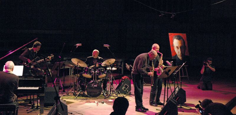 ملف:Jazz carriers 2009 1000px.jpg