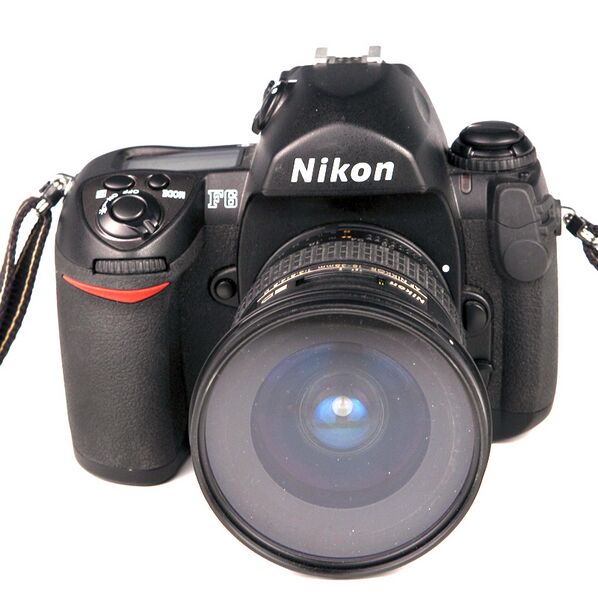 ملف:Nikon F6 face.jpg