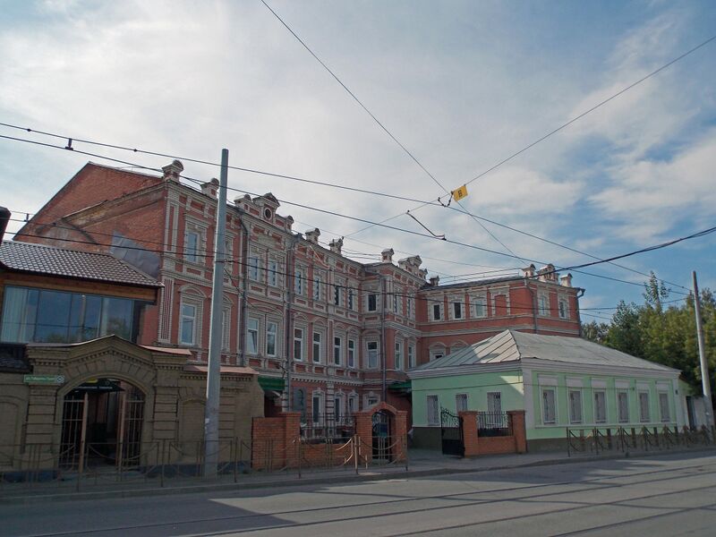 ملف:Казань, здание медресе Мухаммадия.jpg