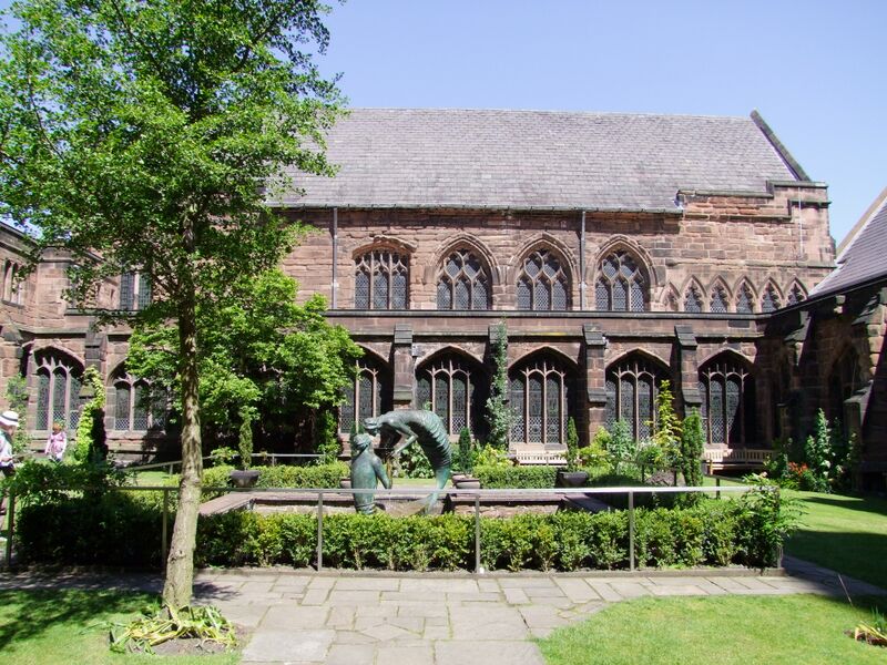 ملف:Chester Cathedral, Cloisters Garth.JPG