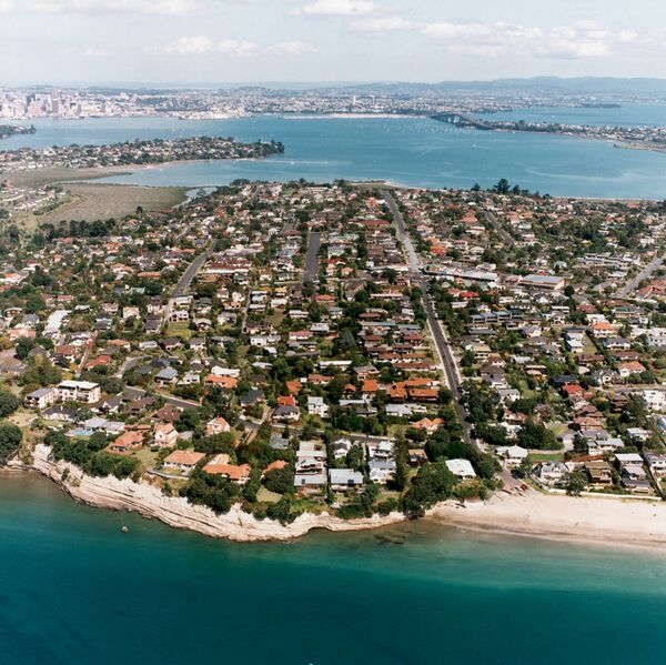 ملف:Hauraki suburb, 1992.jpg