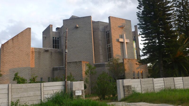 ملف:Mutare catholic church.jpg