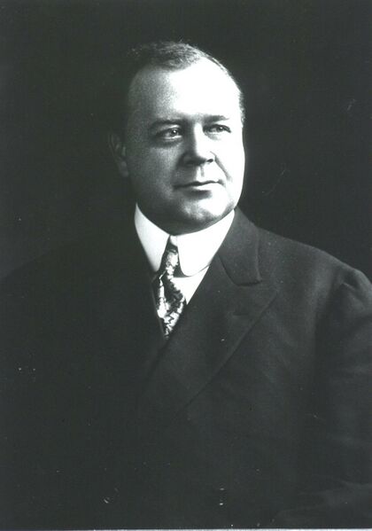 ملف:Smith E. Jelliffe cropped.jpg