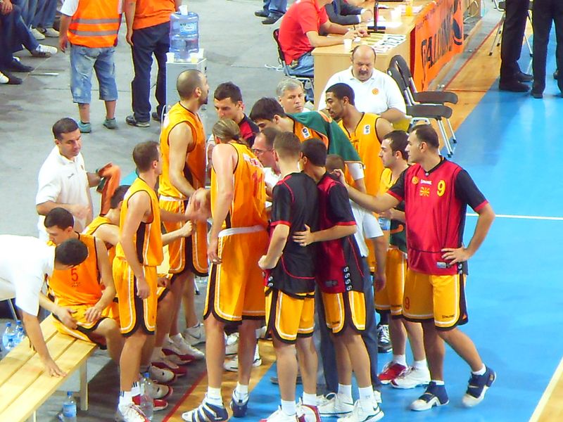 ملف:The Macedonian Basketball Team.JPG