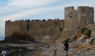 Coastal section of the walls and bastion.
