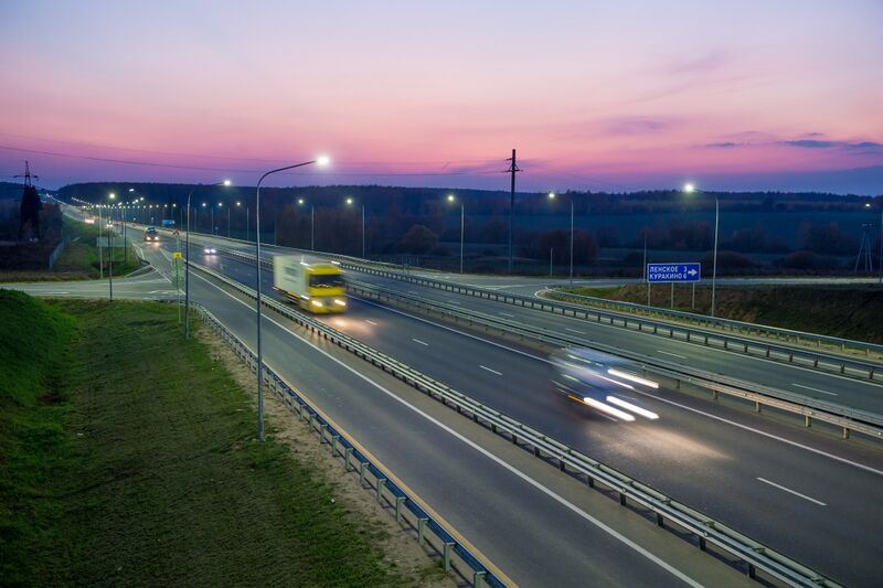 ملف:M3 Hwy by night.jpg