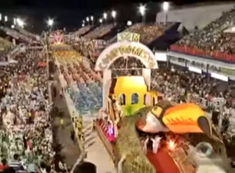 ملف:Sambódromo de Manaus.jpg