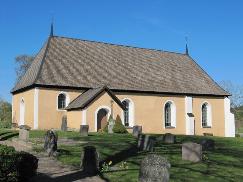 ملف:Almunge kyrka ext1.jpg
