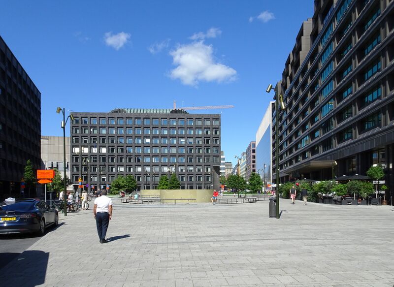 ملف:Brunkebergstorg, aug 2020c.jpg