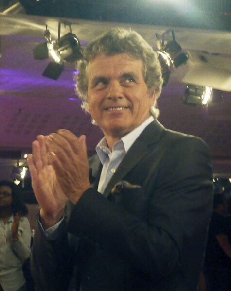 ملف:Claude Serillion Dimanche.JPG