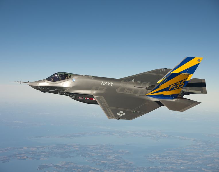 ملف:CF-1 flight test.jpg