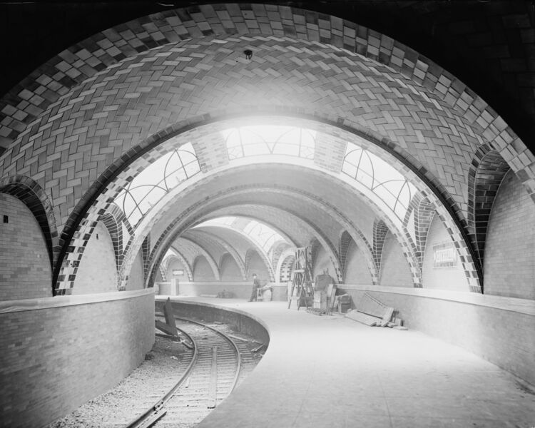 ملف:City Hall Subway station.jpg