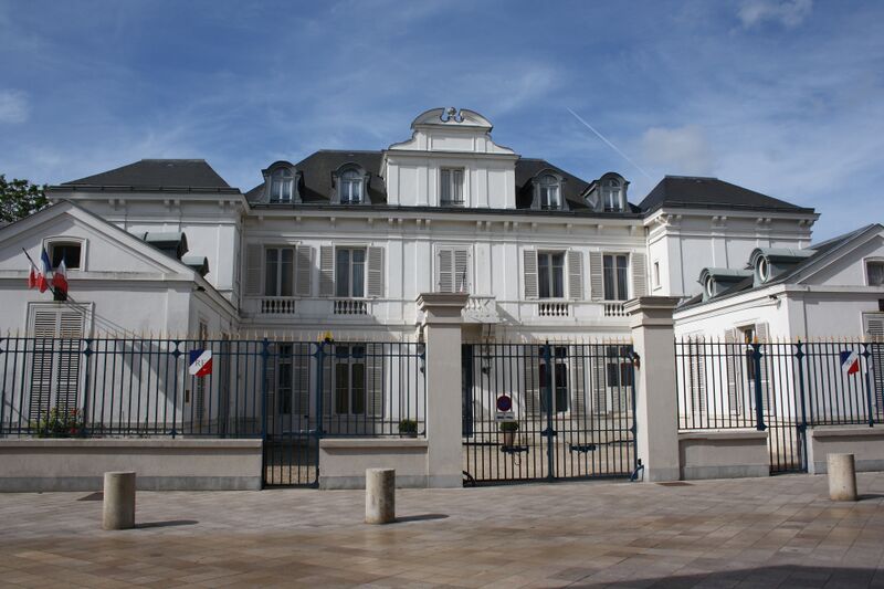ملف:Rambouillet Sous-préfecture 6.JPG