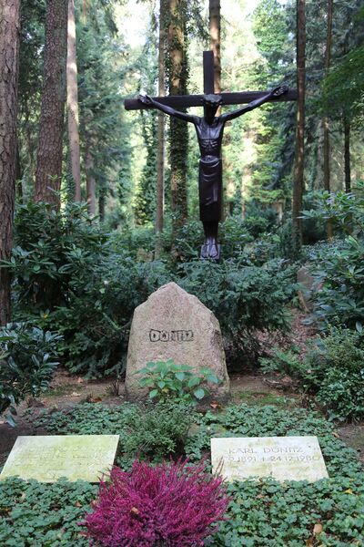 ملف:2158 Karl Dönitz.JPG