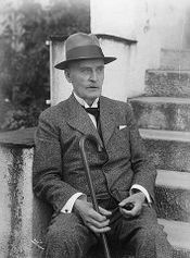 كنوت هامسون في 1936، في عمر السابعة والسبعين