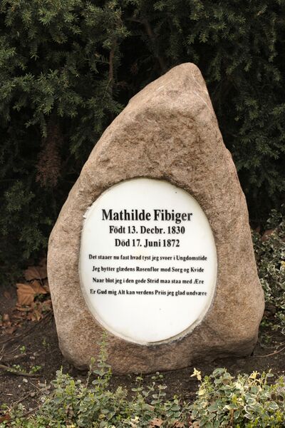 ملف:Mathilde Fibigers gravsten.JPG