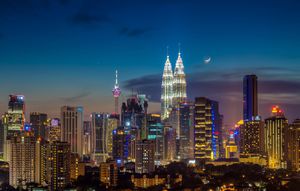 Moonrise over kuala lumpur.jpg