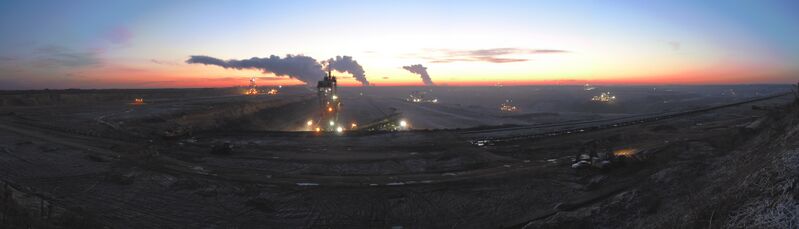 ملف:Sunrise over Rheinbraun.jpg