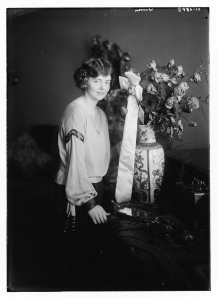 ملف:Warren LCCN2014715391.jpg