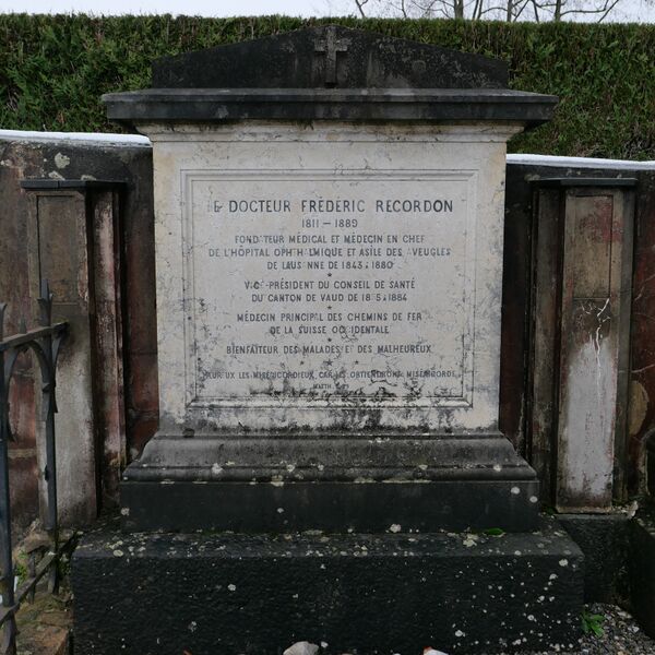 ملف:GraveFredericRecordon-CemeteryEcublensVD RomanDeckert10122022.jpg