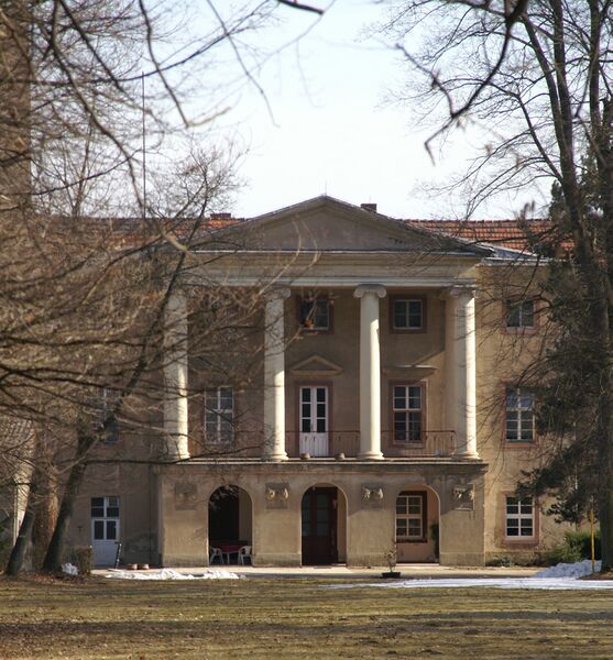 ملف:Loebichau Schloss01.jpg
