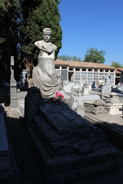 ملف:Sepultura de Federico Chueca.JPG