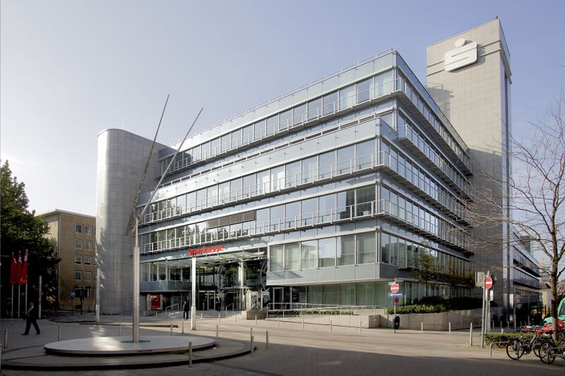 ملف:Sparkasse Essen-Zentrale-Eingang-III Hagen.jpg