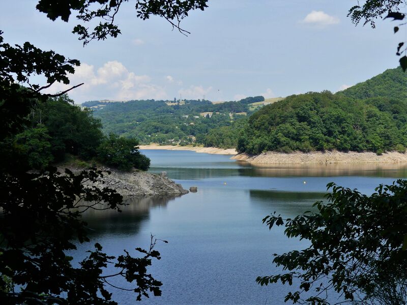 ملف:Barrage Maury retenue Selvet.jpg