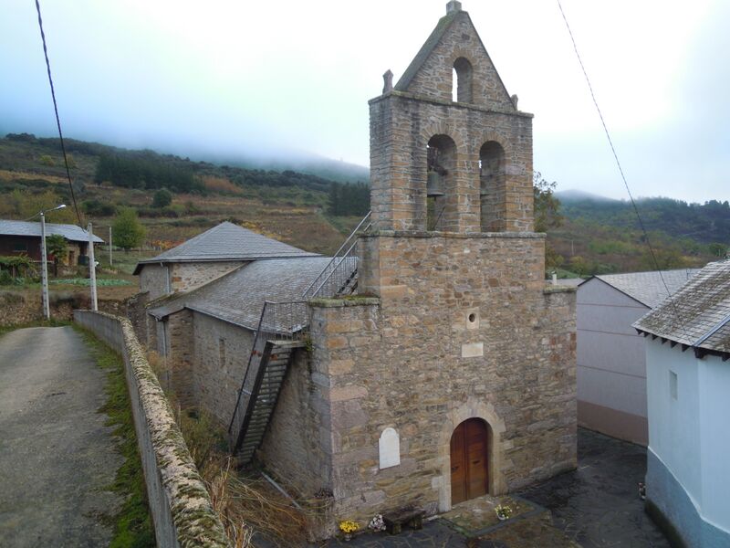 ملف:Igrexa Biobra, Rubiá.jpg