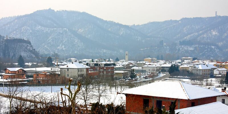 ملف:PratoSesia panorama inv.jpg